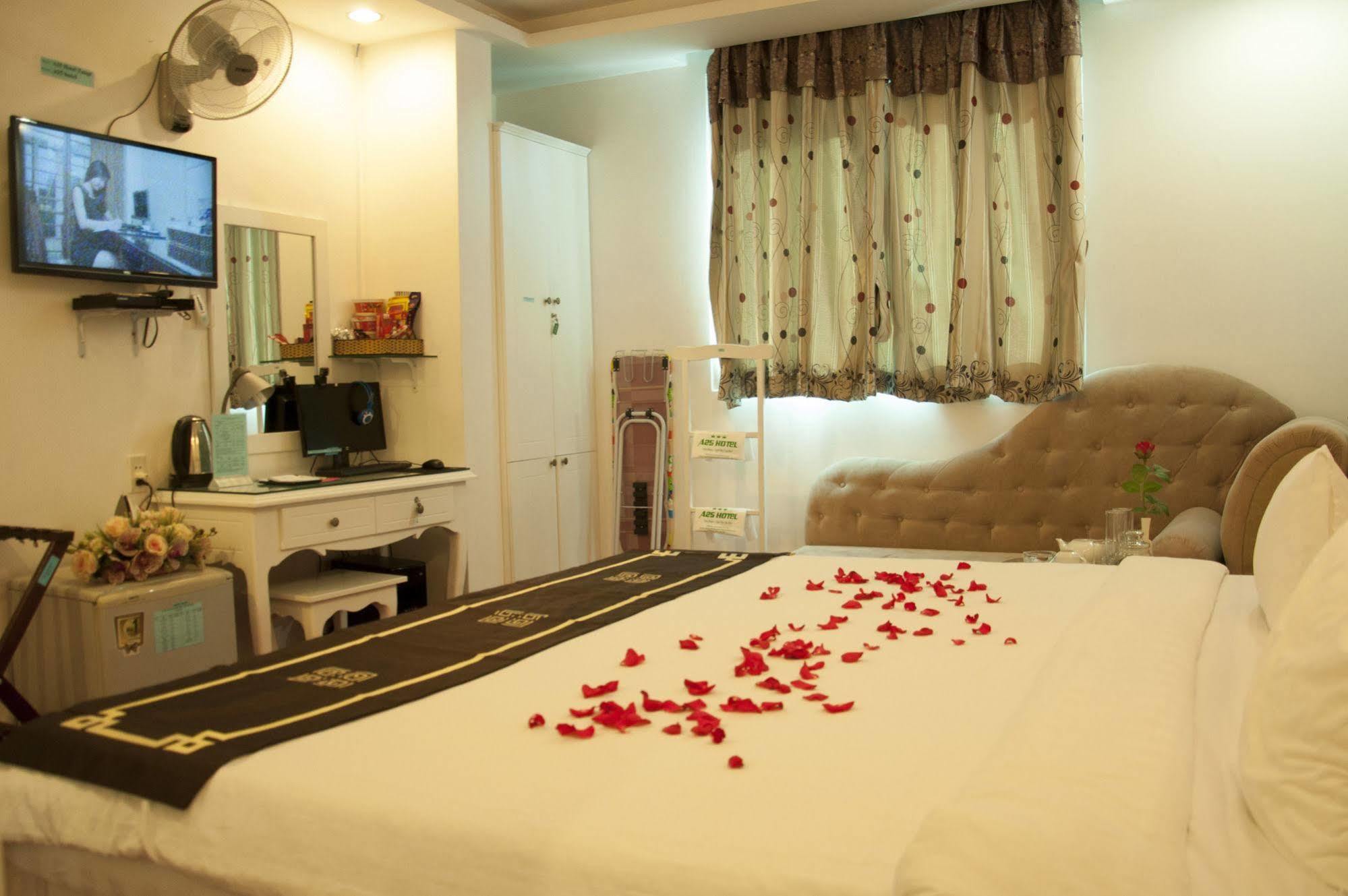 A25 Hotel - 274 De Tham Cidade de Ho Chi Minh Exterior foto